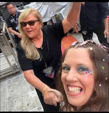 Back to practicing my hyper real digital sketching with my fake apple pen.  This was requested by Selina Skinner (on the right) pictured with … wait  for it… Taylor Swifts Mum (on