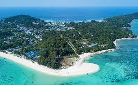 Normally our staff show the sign's name at exit gate. Koh Lipe Strande Anreise Unterkunfte Und Erfahrungen