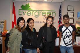 The International Department Of Evergreen College In Toronto Would Like To Welcome Our New Students On The Campus We New Students Career College College Life
