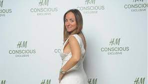 Un'altra popolare conduttrice è entrata a far parte della lista di presentatori televisivi che si sono ammalati di covid. A Casa Di Camila Raznovich Calda Spirituale E Con Tratti Moderni Dilei