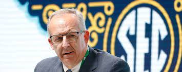 Jonah Knutson's Instagram, Twitter & Facebook