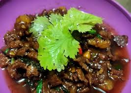 Add the basil, mix it though until it wilts then serve. Viral Cara Buat Daging Pad Kra Pao Mesra Ekonomi