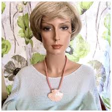 Vintage Flying Colors Ceramic Pink Clam Shell Pendant Necklace. For Sale at  Ruby Lane