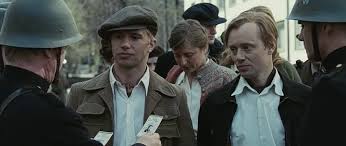 Man of war (max manus) is a 2008 norwegian war film directed by the directing team of joachim rønning and espen sandberg starring aksel hennie, agnes kittelsen, and nicolai cleve broch. Max Manus 2008 Arne S Flicks