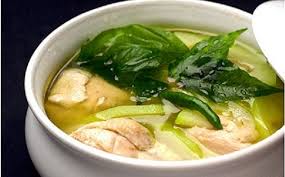 Tinolang Manok Is Chicken Clear Soup Simmered With Papaya And Infused With Lemon Grass And Ginger A Healthy And Comfortin Tinolang Manok Asian Recipes Food