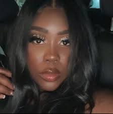 This fake ass hoe trying to be someone she cant't. Trying to get you ti do  btc, some online shit, beware of her ways! Shes got multiple accounts  peeps!