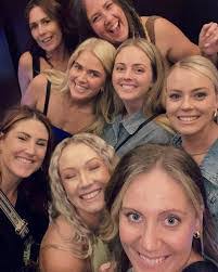 Hannah Henley's Instagram, Twitter & Facebook