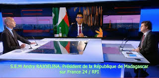 Jun 21, 2021 · une journaliste interpelle andry rajoelina sur la famine dans le sud de madagascar 21/06/2021 kool saina 6 commentaires andry rajoelina , famine , gaëlle borgia , kere , politique , video la frontière entre la politique et le journalisme engagé est parfois très mince. Interview Of The President Of The Republic Of Madagascar Sem Andry Rajoelina By Rfi And France 24 Botschaft Der Republik Madagaskar