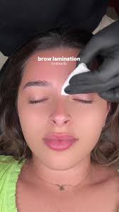 How Does Amanda Do Her Eyebrows