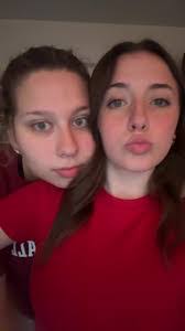 Julia Sapp's Instagram, Twitter & Facebook