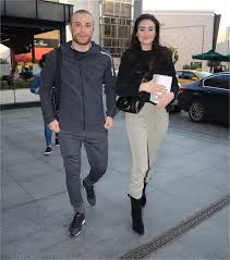 Esra bilgiç boyu 1.77 kilosu 50 kg'dır. Gokhan Tore Ve Esra Bilgic 10 Dakikada Bosandi