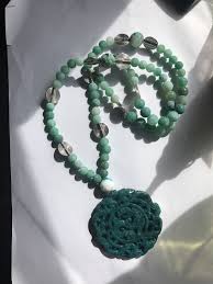 Collar Con Medallon De Jade De Rachelcolors En Etsy Jewelry Design Beaded Jewelry Handmade Jewelry