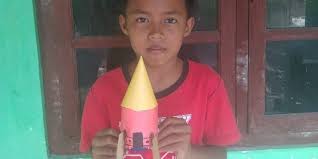 Sejak itu, diedricksen dikenal sebagai pembuat rumah mini dengan harga sekitar us$200. Guru Berbagi Kreasi Patung Konstruksi Di Tengah Pandemi Covid 19