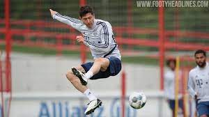 Testing fake vs real football boots what. Lewandowski Trains In Future Dna Nike Phantom Venom Boots Footy Headlines