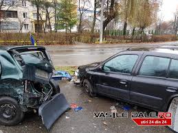Ieri, 13 decembrie, în jurul orei 16.00, poliţiştii din baia mare au intervenit la un accident rutier produs pe bulevardul independenţei. Accident Sapte Masini Distruse Pe Strada Victor Babes Din Baia Mare Galerie Foto Stiri Din Maramures Vasile Dale