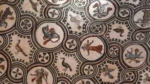 Il mausoleo, come la basilica (oggi allo stato di rudere) al cui fianco sinistro era collegato, fu di proprietà imperiale. Mausoleo Di Santa Costanza Primi Mosaici Cristiani Guida Visita Artepiu