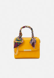 28 x 21 x 14 cm Naf Naf Umhangetasche Moutarde Gelb Zalando De