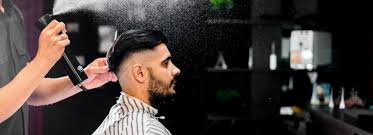 Y es que la moda masculina también tienen mucha variedad en los cortes de pelo para hombre. Cortes De Pelo Hombre Degradado Flequillo 2021