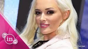 Auch der falschen bräune hat die mutter einer tochter. Daniela Katzenberger Spricht Offen Uber Augenbrauen Panne Youtube