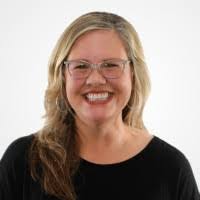 Julie Detwiler's Instagram, Twitter & Facebook