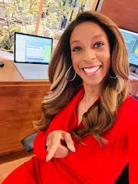 Lynette Hope's Instagram, Twitter & Facebook