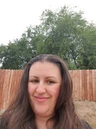 For every 5 tree selfie posted we will plant a tree so show us your tree  selfie and use the #treeselfie 👣🌳