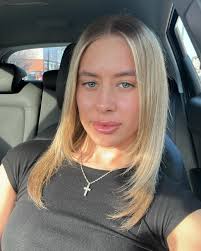 Chloe Collier (@_chloecollier_) • Threads, Say more