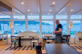 There is a comfortable bar at the front of the ship where you can enjoy a nice. Ms Kong Harald Reviews Iglucruise