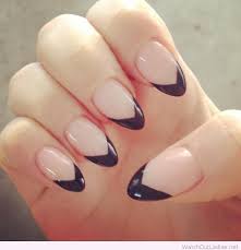 Oval Short Black Almond Shaped Nails Black Tips For Round Nails Jpg 720 746 Round Nails Nail Tips Sharp Nails