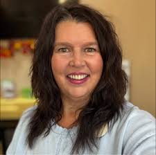 What are good places with gluten-free breakfast options, such as pancakes  and waffles, in Watertown, WI?