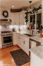 اجمل صور ديكورات مطابخ صغيرة وكبيرة 2020 مودرن مجلة صور In 2020 Elegant Kitchens Kitchen Decor Christmas Kitchen
