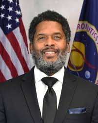 Brett Gillard's Instagram, Twitter & Facebook