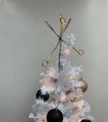 He is an actor, known for hyvästi pariisi (1995), the drew carey show (1995) and the ½ hour news hour (2007). Abortion Clinic Tops Christmas Tree With Forceps The Christian Post