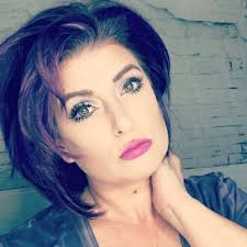 Anne Devine (@AnneDev17964413)