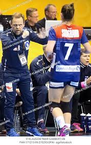 Thorir has been part of the norwegian national coaching team. Norway S Coach Thorir Hergeirsson Instructs His Player Stine Ruscetta During The 2017 World Women S Stock Photo Picture And Rights Managed Image Pic Pah 171213 99 270293 Dpai Agefotostock