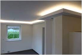 Geschieht dies über eine mittige deckenabhängung wird meist eine unterkonstruktion mit dachlatten oder profilen und dann platten aus gipskarton o.ä. Decke Abhangen Fur Indirekte Beleuchtung Beleuchtung Wohnzimmer Decke Indirekte Beleuchtung Wohnraum Beleuchtung
