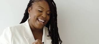 This 30-Year-Old From NYC Says Every Job Has an 'Expiration Date' — Here's  How She Used That Mindset To Scale the Corporate Ladder and Double Her  Income From $72K to $186K in