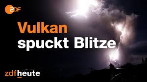 The taal volcano in batangas province south of manila, spewed a giant ash column on sunday afternoon. Gefahrliches Spektakel Vulkanausbruch Taal Auf Den Philippinen Youtube