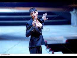 Anna oxa e tutto un attimo cd version. Anna Oxa Un Emozione Da Poco Versione 2001 Youtube