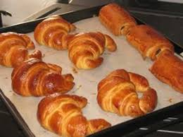 Kitchenaid Petits Pains Chocolat Et Croissants Recette Facile A Faire Recette Croissant Facile Recette Kitchenaid Artisan Recette Avec Robot Patissier