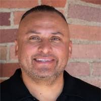 100+ perfiles de «Noel Campos»