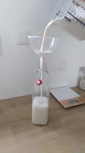 Le Lait D Amande Maison Est Tres Simple A Realiser D Ailleurs Vous Pouvez Tres Bien Remplacer Les Amandes Par Les Video Lait D Amande Lait D Amande Maison Recette