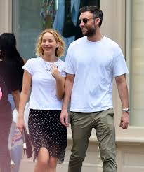 More images for how tall is jennifer lawrence » Pic Jennifer Lawrence Looking Beyond Happy With New Bf Cooke Maroney