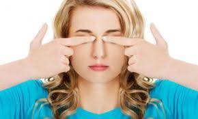 Les maux de tête peuvent avoir plusieurs origines. 7 Exercices Pour Les Yeux Afin D Eviter Le Mal De Tete Ameliore Ta Sante Exercices Yeux Maux De Tete Chute De Cheveux