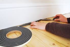 How To Fill The Gap Between Skirting And Floor Home Insulation Flooring Floor Edging