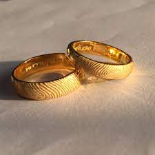 Shiny Fingerprint Gold Wedding Bands