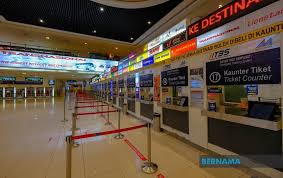 Perkara itu ditimbulkan armada susulan sepucuk surat setebal tujuh muka surat daripada bekas ketua pegawai eksekutif keretapi tanah melayu bhd (ktmb), mohd rani hisham samsudin kepada guan eng pada 2019 yang kini tersebar melalui laman sosial. Bernama Ktmb Reappoints Mohd Rani Hisham As Ceo