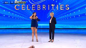Ha esordito nei villaggi turistici, per poi approdare giovanissima a festa italiana, su raiuno, dove si occupava delle imitazioni di. Fiori D Arancio Per Francesca Manzini Sposera Christian Vitelli