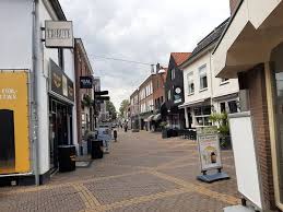 Doetinchem heeft veel verrassingen in petto en ook in de omgeving is genoeg fraais te ontdekken parkeren kan in doetinchem op verschillende plekken. Winkels In Doetinchem Hele Zomervakantie Open Omzetstijging Met Zondag Erbij Doetinchem Gelderlander Nl