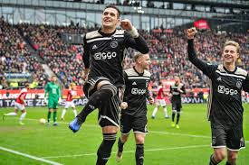 Alle doelpunten werden gemaakt in het laatste halfuur van de eredivisiepartij. Achtervolger Ajax Wint Achteloos Van Fc Utrecht De Volkskrant